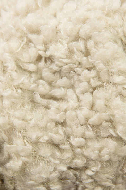 Béžová zimní bunda se zateplenou kapucí