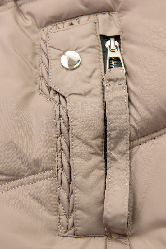 Béžová zimní bunda se zateplenou kapucí