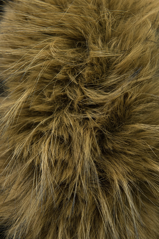 Světle hnědá zimní bunda s kožešinou a páskem