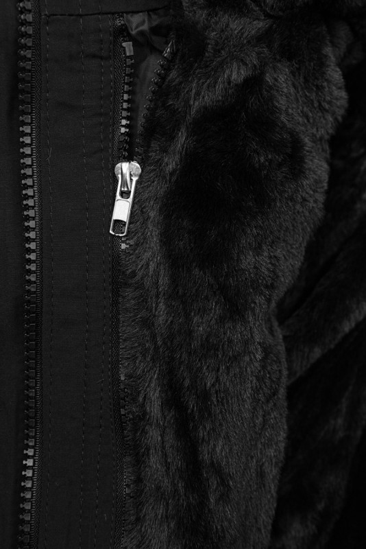 Černá parka s odnímatelnou plyšovou podšívkou