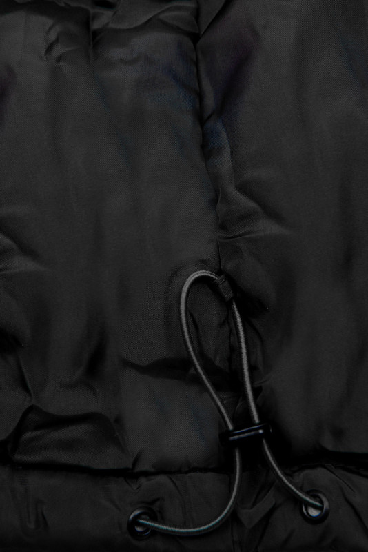 Černá prodloužená zimní bunda s béžovou kožešinou