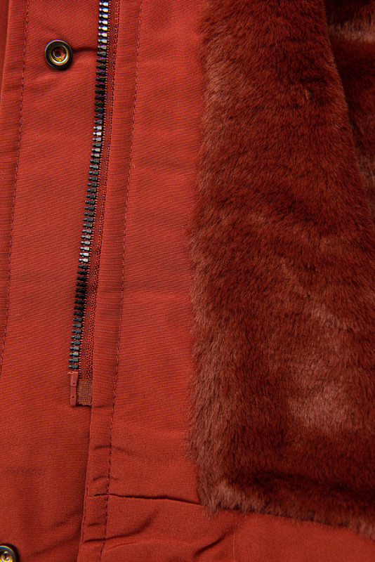 Skořicově hnědá parka s kožešinou na kapuci
