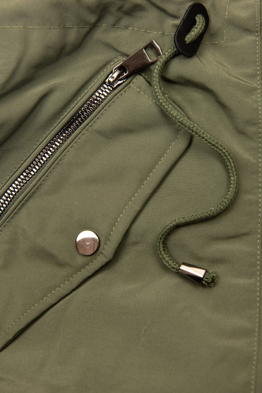 Olivově zelená parka s kožešinou na kapuci