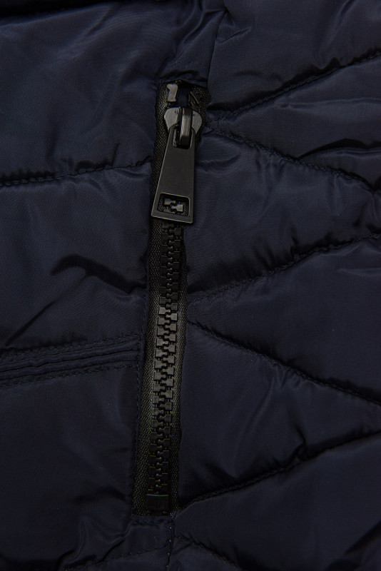 Námořnická modrá zimní bunda s odnímatelnou kožešinou