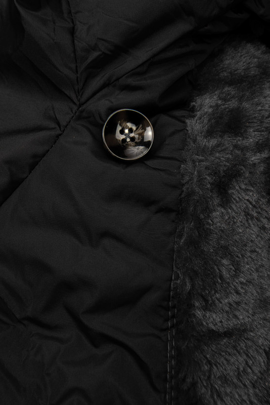 Černá prošívaná zimní bunda s vysokým límcem
