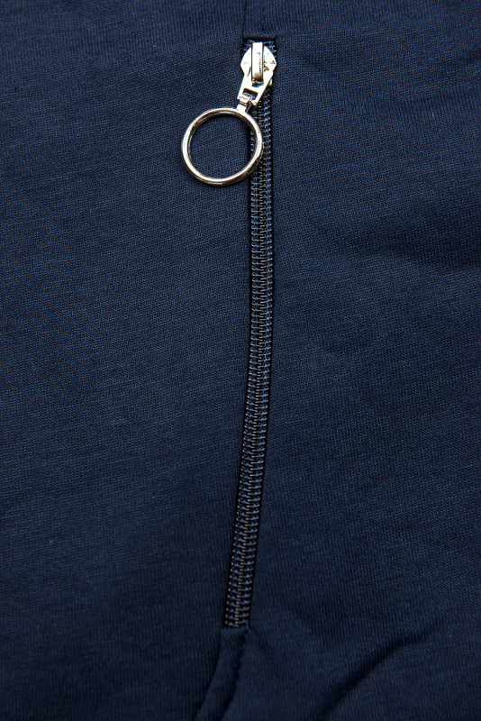 Tmavě modrá prodloužená mikina s barevnou podšívkou