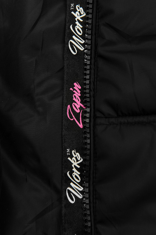 Přechodná černá bunda s kapucí