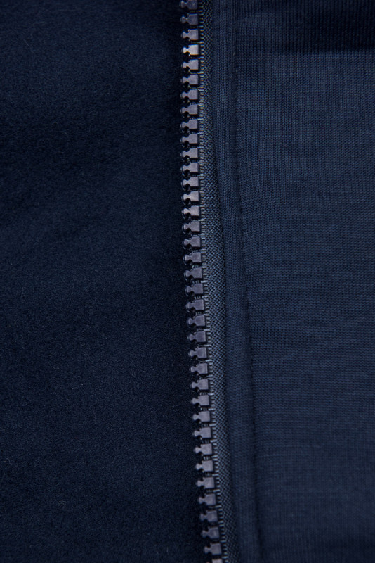 Tmavě modrá mikina s prošívanou kapucí