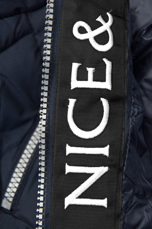 Tmavě modrá lehká prošívaná bunda