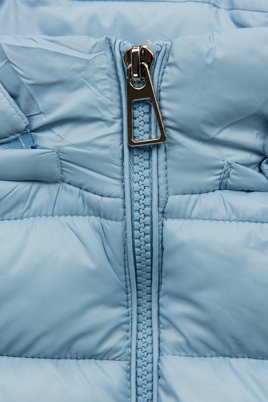 Světle modrá bunda na přechodné období