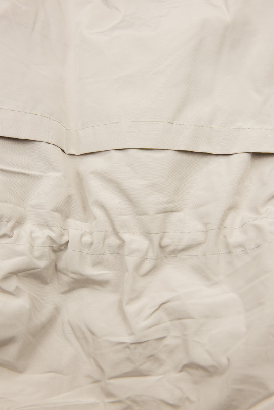 Perlově bílá zimní parka s plyšem a kožešinou