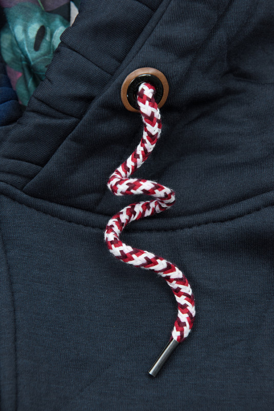 Tmavě modrá mikina s květinovou podšívkou