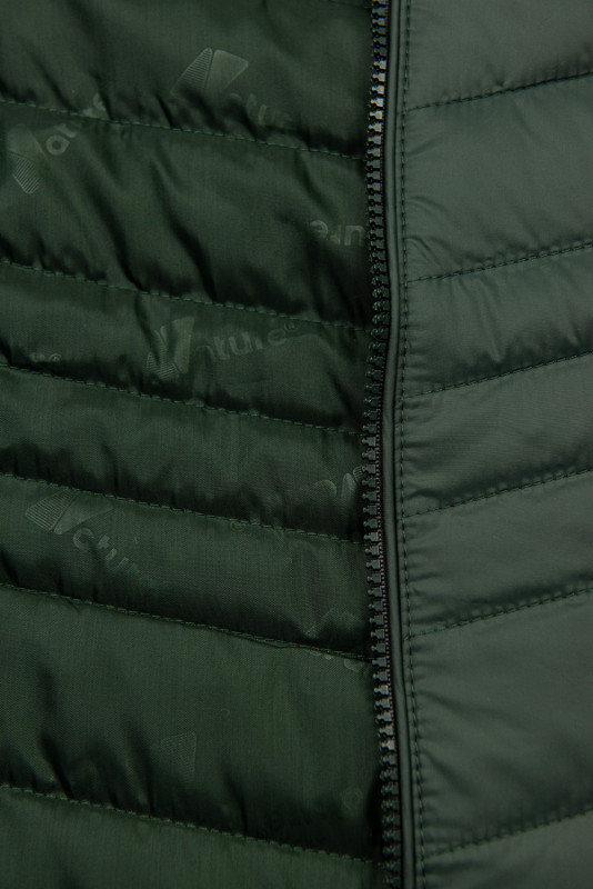 Tmavě zelená vesta ve zkráceném střihu