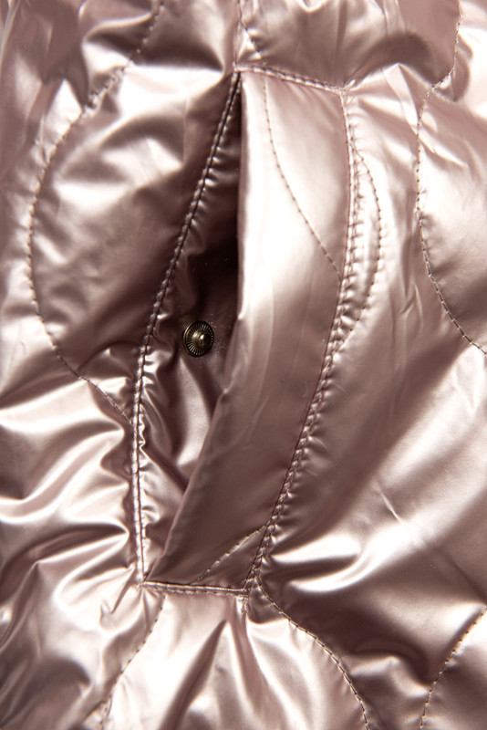 Růžová lesklá bunda s kapucí