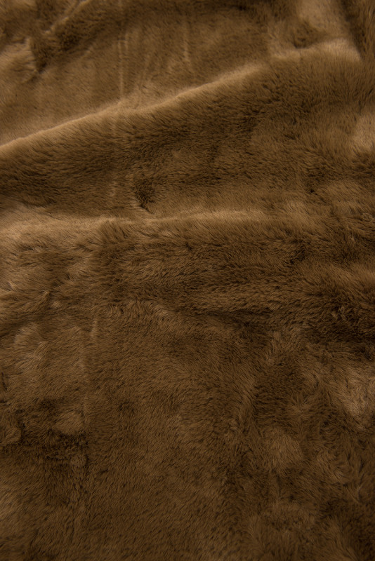 Hnědá parka s odepínatelnou kožešinou