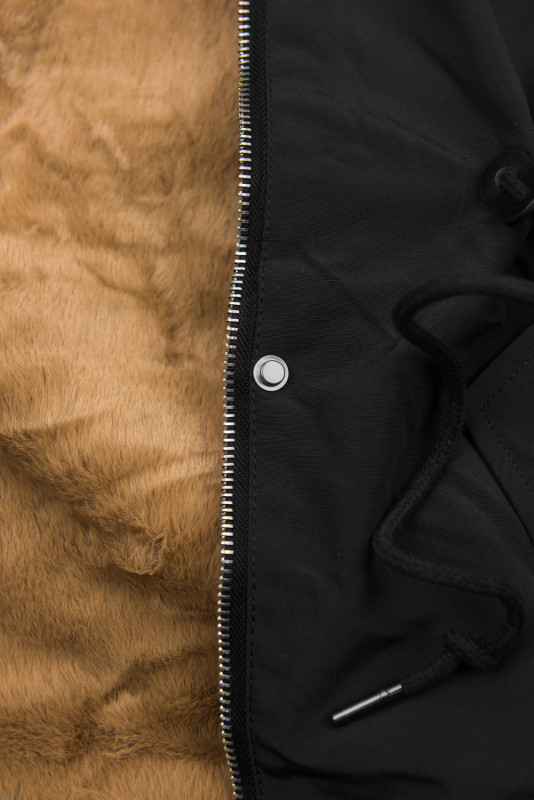 Černá parka s odepínatelnou kožešinou