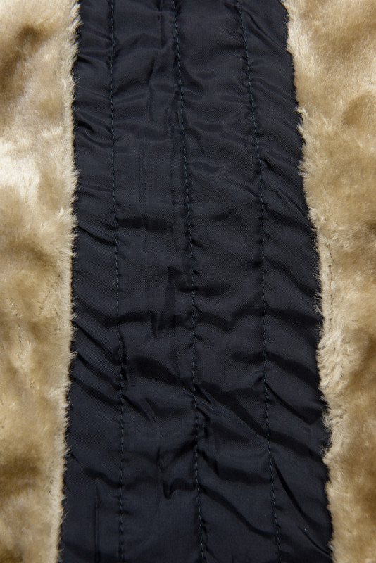 Tmavě modrá parka s vyjímatelným plyšovým futrem