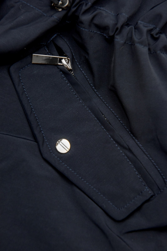 Tmavě modrá parka na zimu s béžovým futrem