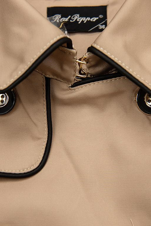 Béžový trenčkot s koženkovými detaily