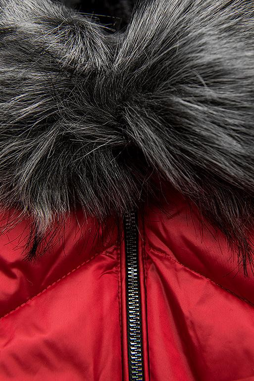 Červená lesklá prošívaná bunda na zimu
