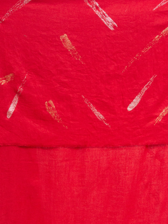 Červená textilní šála