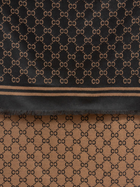 Hnědá vzorovaná šála