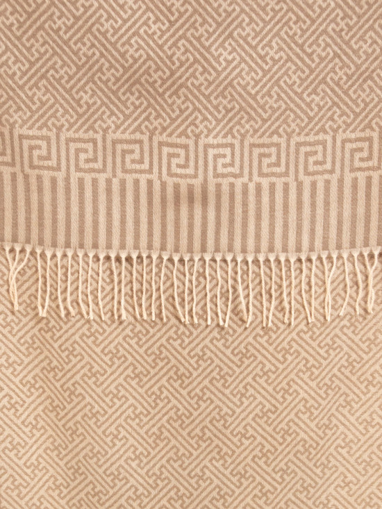 Tmavě béžová vzorovaná šála