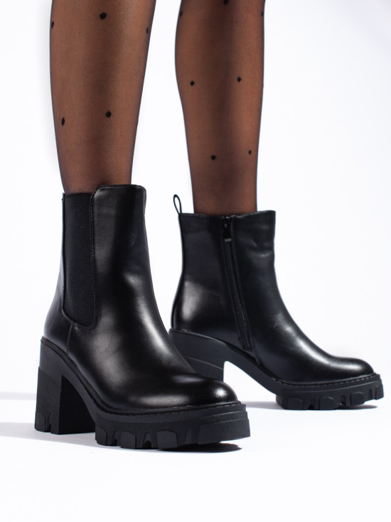 Černé kozačky na platformě a podpatku