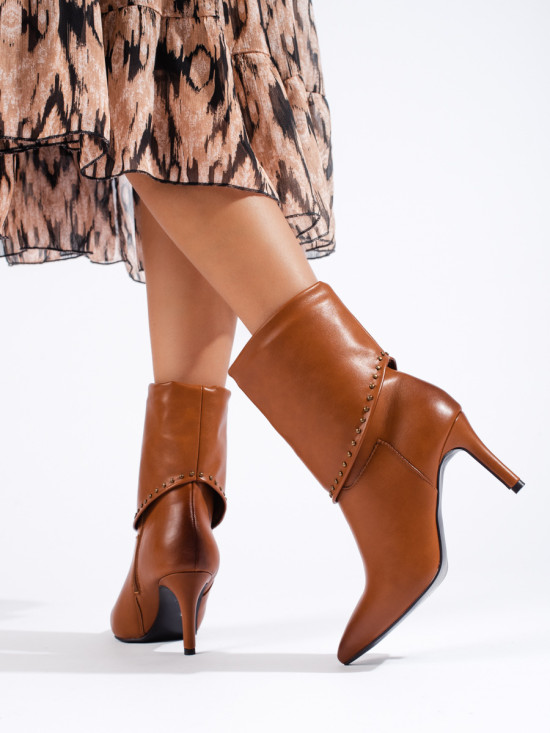 Kotníkové kozačky na jehlovém podpatku hnědé