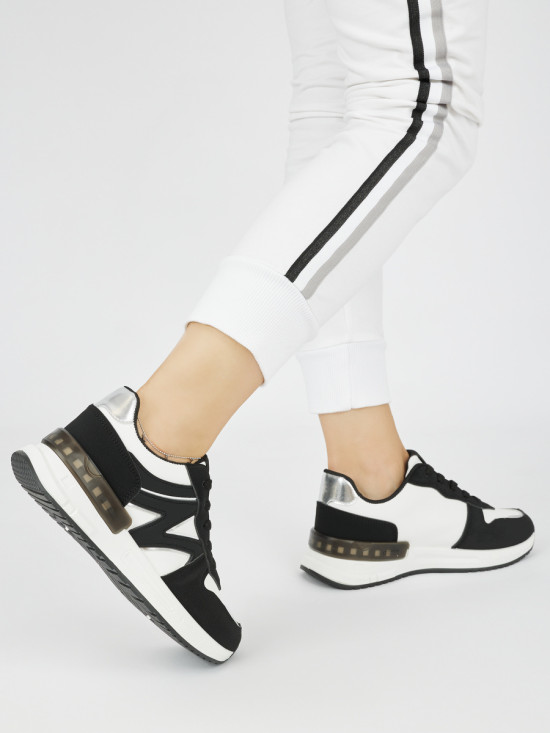 Černé pohodlné dámské tenisky