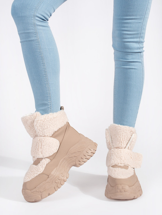 Béžové sněhule na platformě s kožešinou