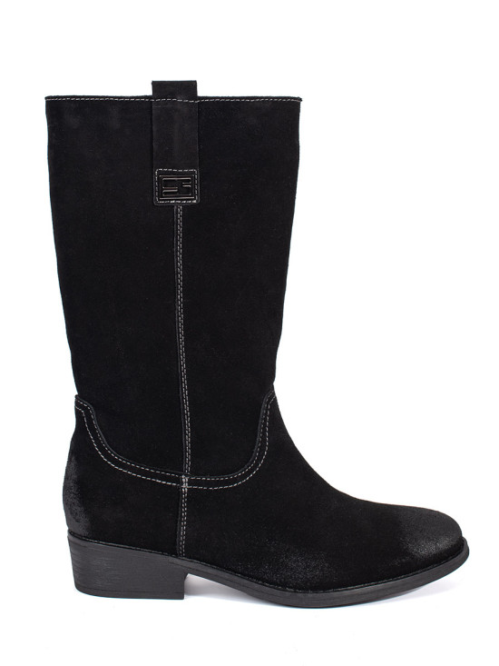 Černé kožené dámské kozačky typu kovbojky na podpatku