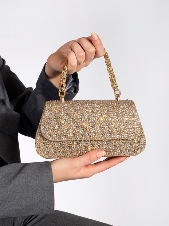 Malá zlatá kabelka na řetízku