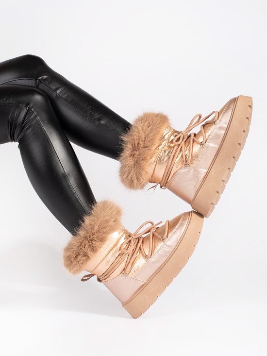 Sněhule ve zlaté barvě na hrubé podrážce