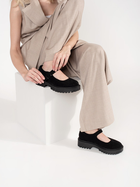 Černé semišové polobotky na platformě