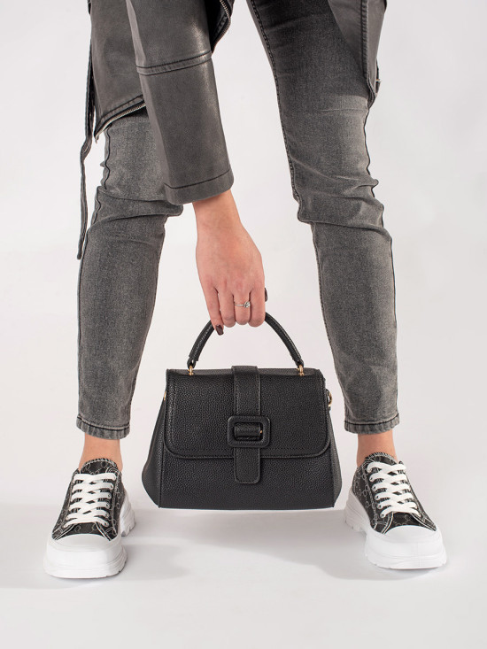 Černé tenisky na platformě se vzorem