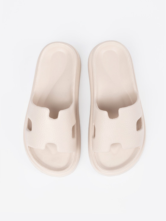 Béžové pantofle na platformě