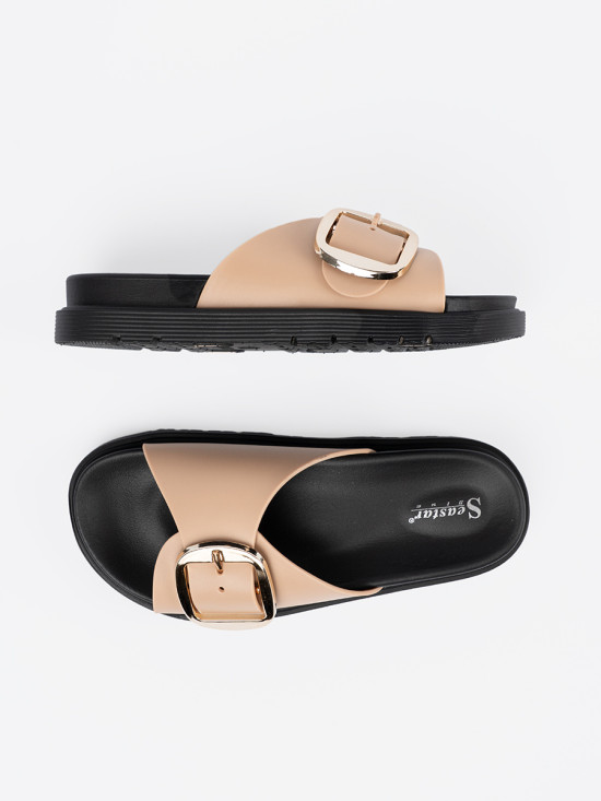 Béžové dámské pantofle se zlatou sponou