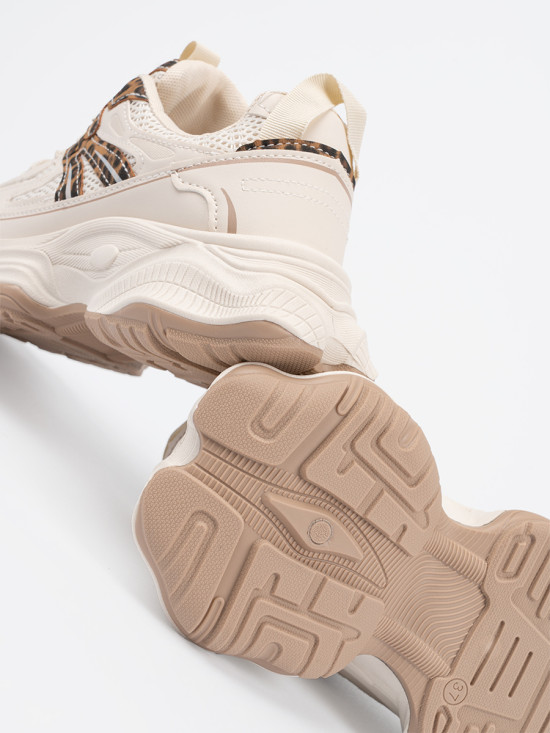 Sneakersy s hrubou podrážkou v animal vzoru