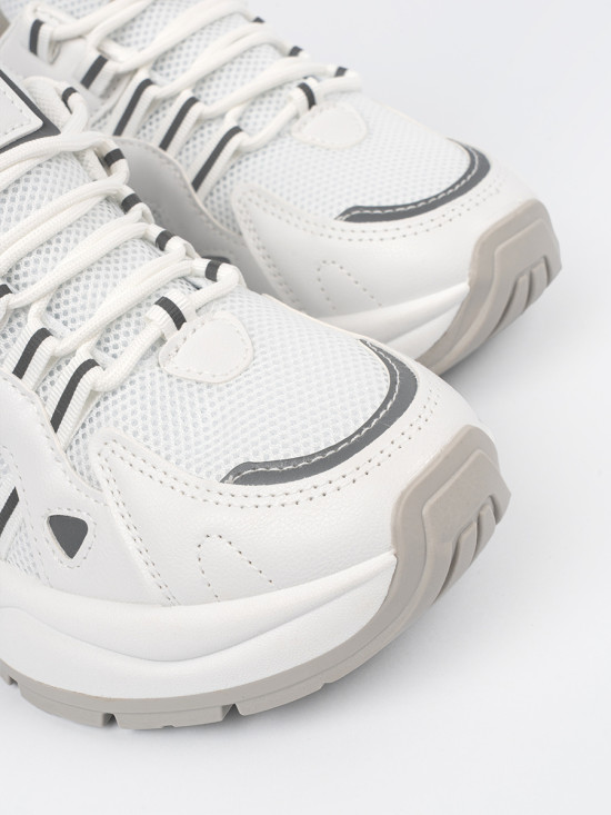 Bílé dámské tenisky na platformě