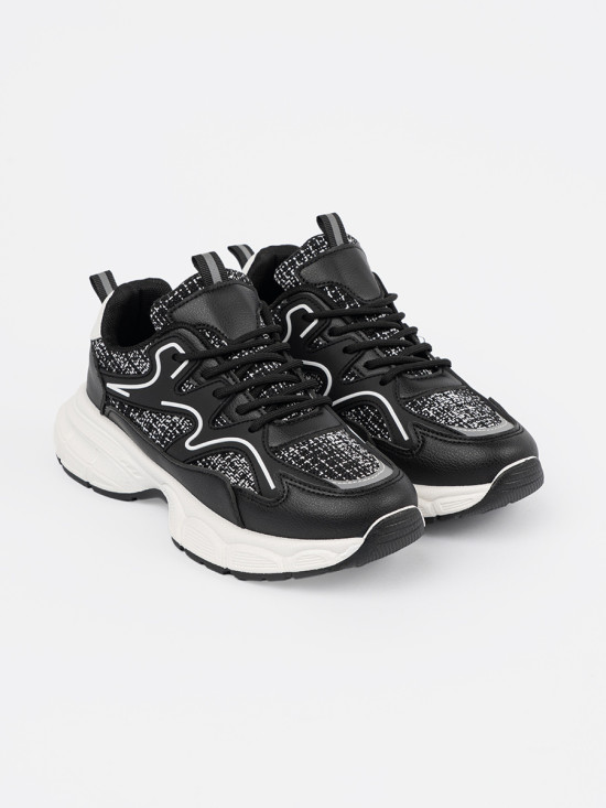 Černé dámské sneakersy s ozdobnými prvky