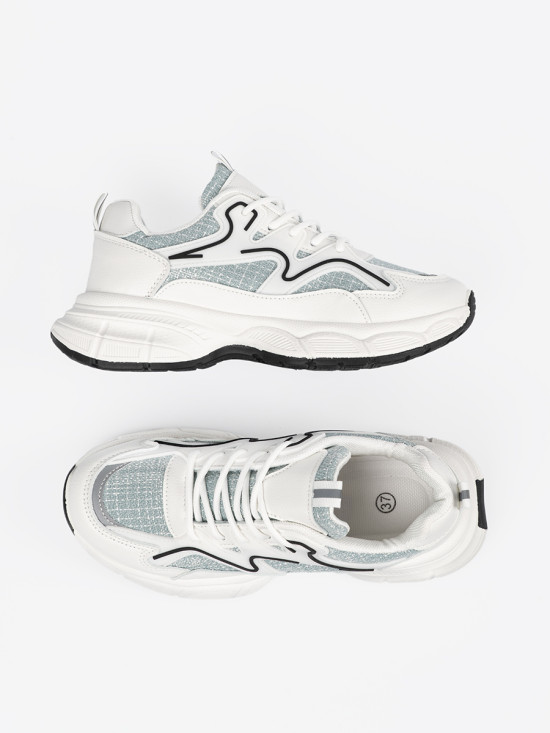 Bílo-zelené sneakersy s ozdobnými prvky