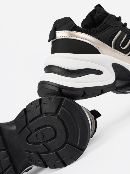 Černé dámské sneakersy se zlatými detaily