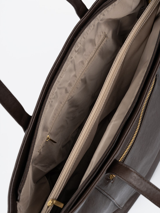 Tmavě hnědá kabelka se zlatými prvky