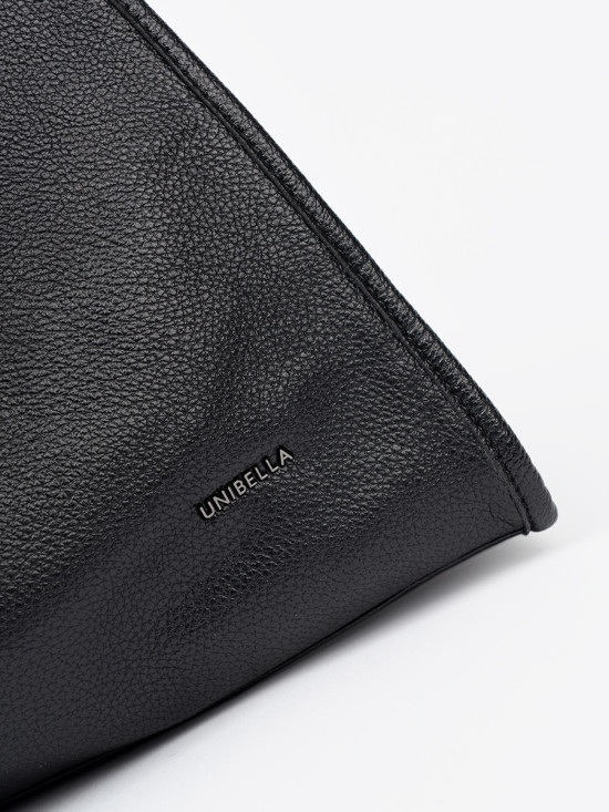 Klasická černá kabelka přes rameno