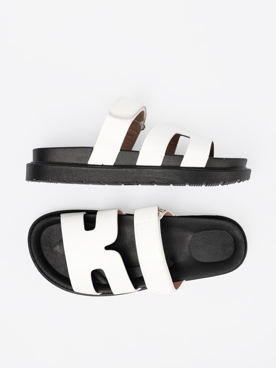 Pohodlné bílé pantofle na platformě