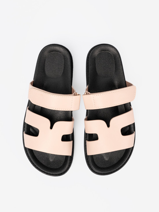 Béžové pantofle s páskem na suchý zip