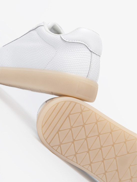 Bílé dámské tenisky