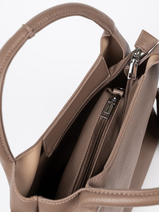 Elegantní tmavě béžová kabelka s kosmetickou taštičkou