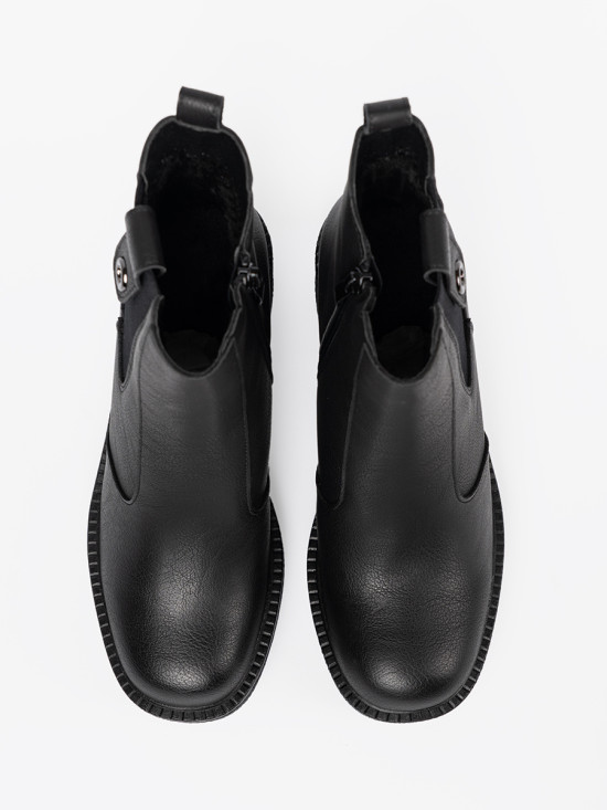 Elegantní černé kotníkové kozačky s elastickým vsazením